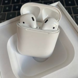 AirPods (1st gen)